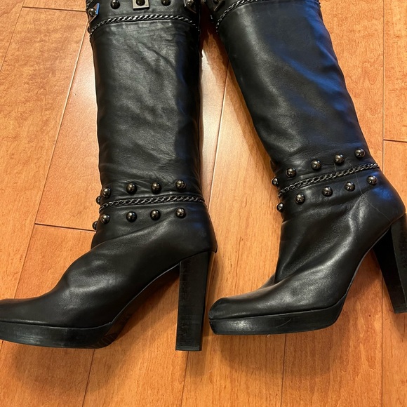 Stuart Weitzman embellished pull up boots - Picture 10 of 16